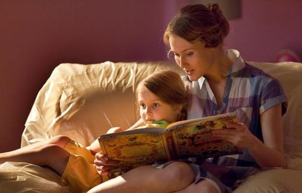 Почему полезно читать детям сказки на ночь?