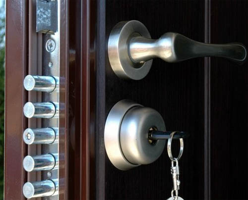 Входные металлические двери от «First Groups» - залог безопасности в доме