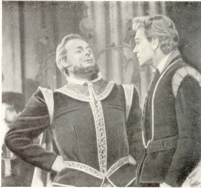 «Гамлет». Король — А. Клуне, Гамлет — П. Скофилд. Театр «Теннент», Лондон, 1955